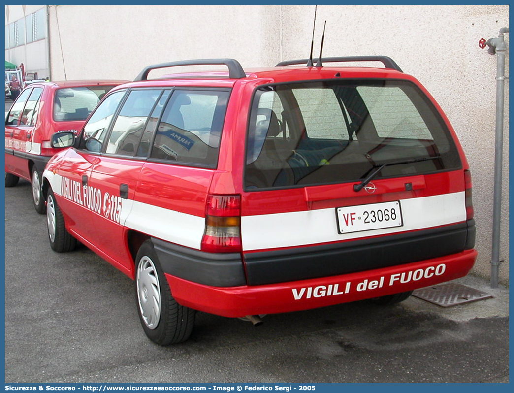 VF 23068
Corpo Nazionale Vigili del Fuoco
Opel Astra Station Wagon II serie
Parole chiave: Corpo;Nazionale;Vigili del Fuoco;Vigili;Fuoco;Opel;Astra;Station;Wagon