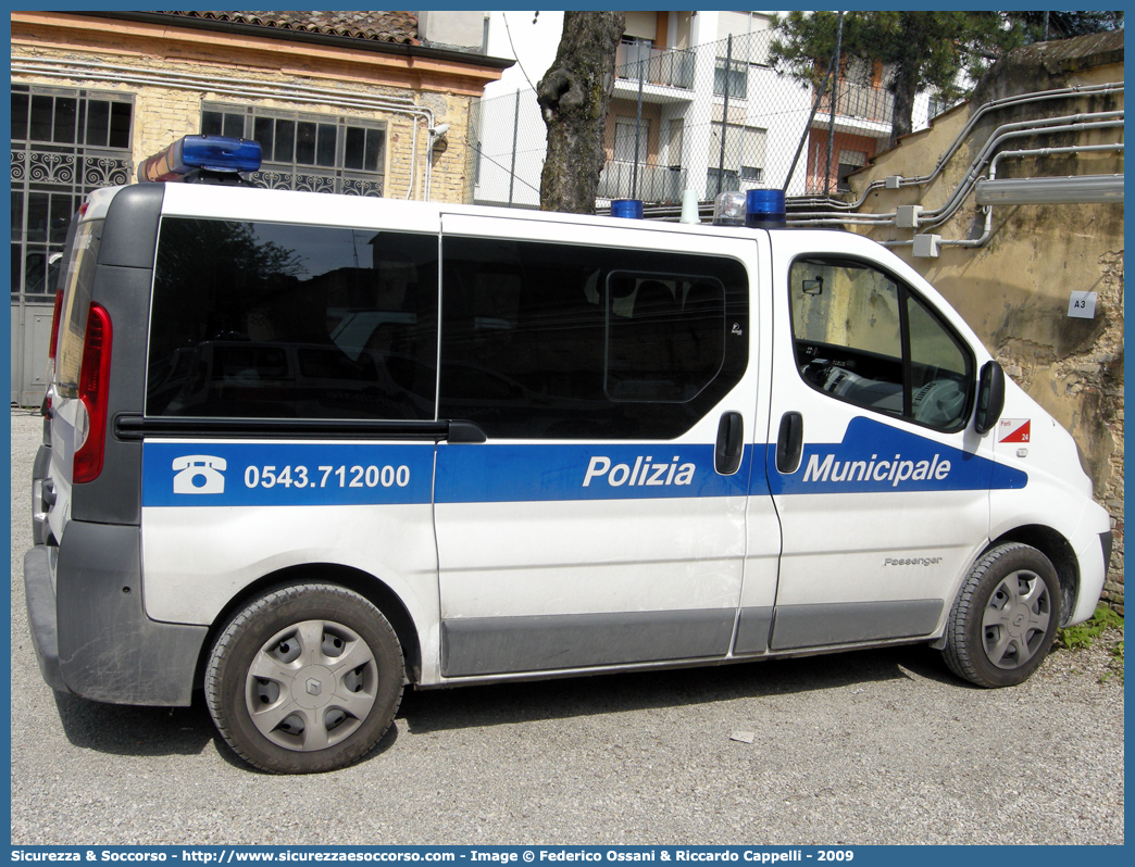 Polizia Locale YA047AB
Polizia Municipale
Comune di Forlì
Nucleo Infortunistica
Renault Trafic III serie
Allestitore Focaccia Group S.r.l.
Parole chiave: Polizia;Locale;Municipale;Forlì;Renault;Trafic;Infortunistica;Focaccia