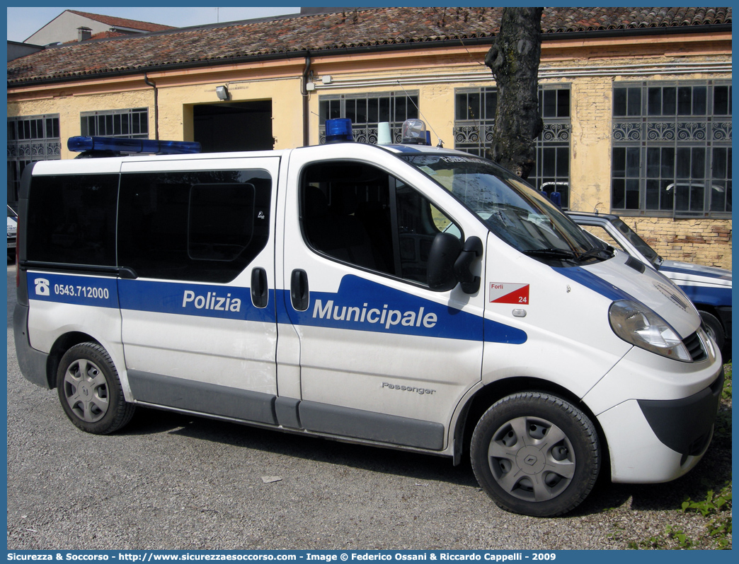 Polizia Locale YA047AB
Polizia Municipale
Comune di Forlì
Nucleo Infortunistica
Renault Trafic III serie
Allestitore Focaccia Group S.r.l.
Parole chiave: Polizia;Locale;Municipale;Forlì;Renault;Trafic;Infortunistica;Focaccia