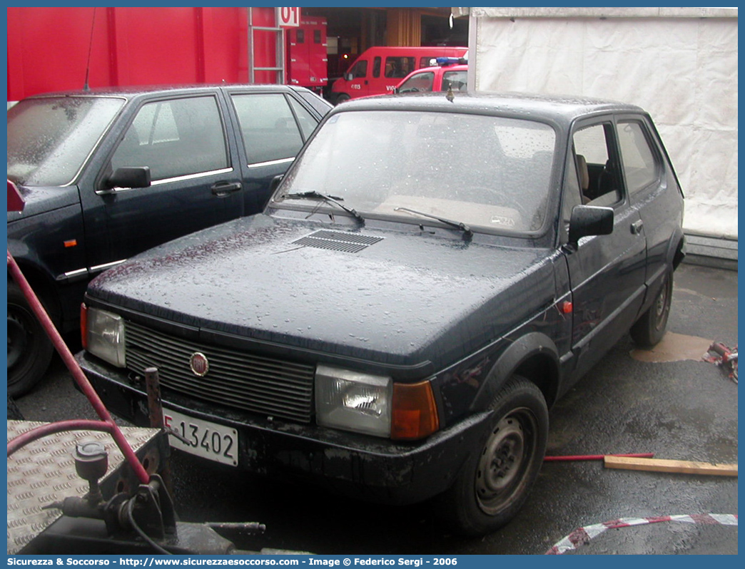 VF 13402
Corpo Nazionale Vigili del Fuoco
Fiat 127 III serie
Parole chiave: Corpo;Nazionale;Vigili del Fuoco;Vigili;Fuoco;Fiat;127