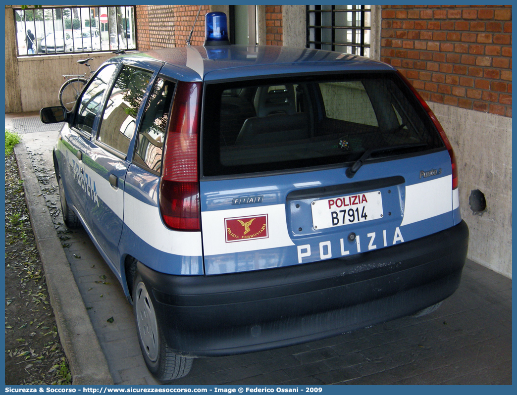 Polizia B7914
Polizia di Stato
Polizia Ferroviaria
Fiat Punto I serie
Parole chiave: Polizia;Stato;Polizia di Stato;Ferroviaria;Polfer;Fiat;Punto;B7914