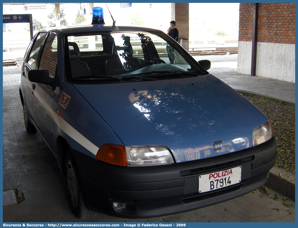 Polizia B7914
Polizia di Stato
Polizia Ferroviaria
Fiat Punto I serie
Parole chiave: Polizia;Stato;Polizia di Stato;Ferroviaria;Polfer;Fiat;Punto;B7914