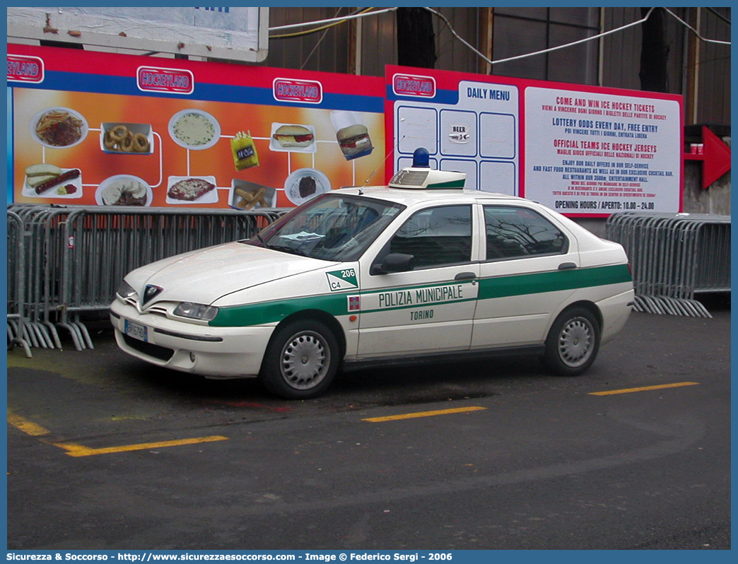 -
Polizia Municipale
Comune di Torino
Alfa Romeo 146 II serie
Parole chiave: PL;P.L.;PM;P.M.;Polizia;Locale;Municipale;Torino;Alfa Romeo;146