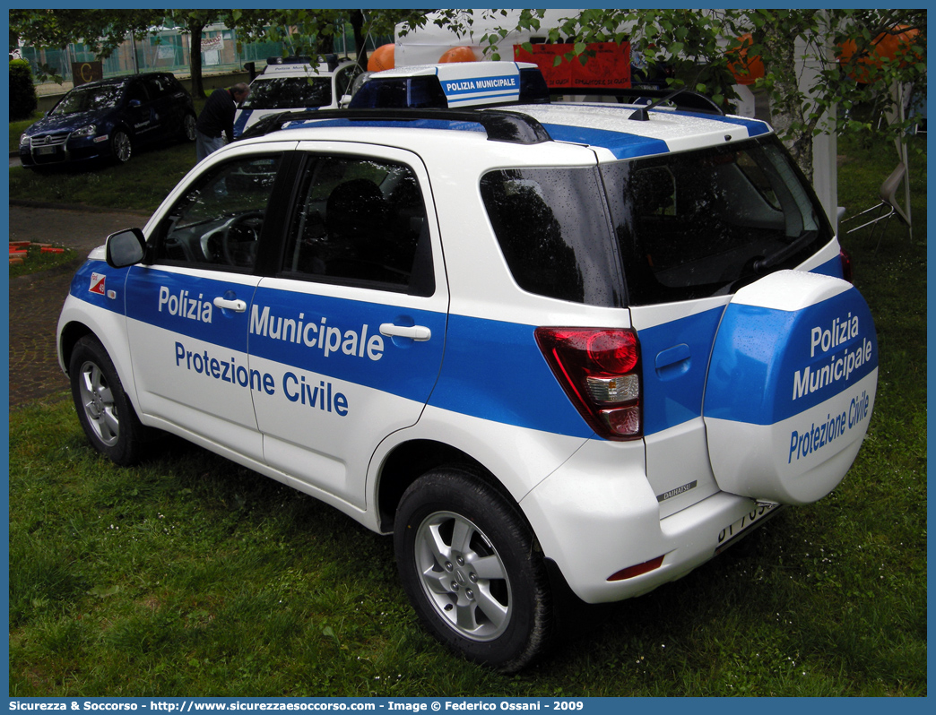 -
Polizia Municipale
Comune di Forlì
Nucleo Protezione Civile
Daihatsu Terios III serie
Parole chiave: Polizia;Locale;Municipale;Forlì;Daihatsu;Terios;Protezione;Civile