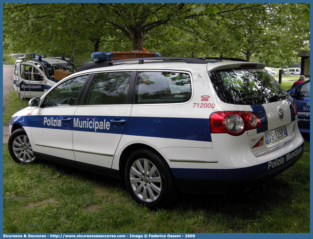 -
Polizia Municipale
Comune di Forlì
Volkswagen Passat Variant IV serie
Allestitore Focaccia Group S.r.l.
Parole chiave: Polizia;Locale;Municipale;Forlì;Volkswagen;Passat;Variant;Focaccia