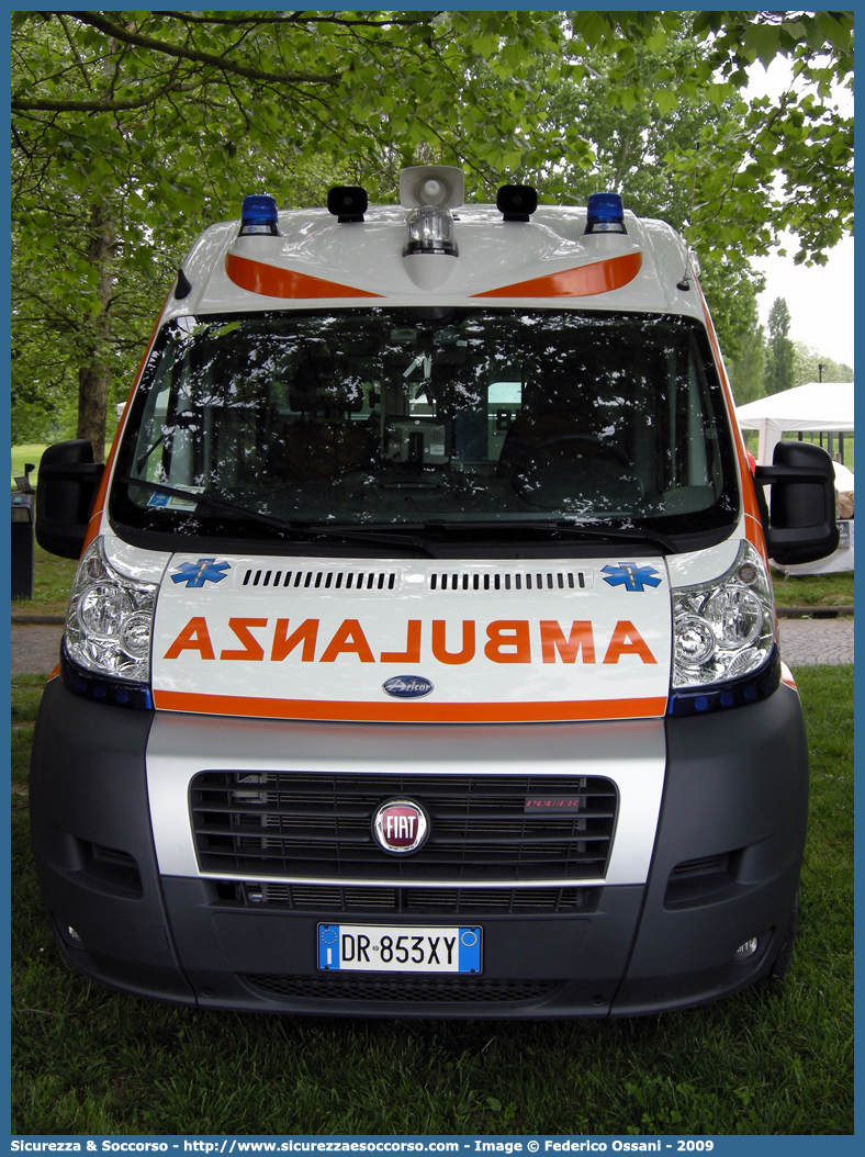 FO 09
118 Romagna Soccorso
Ambito Territoriale di Forlì
Fiat Ducato III serie
Allestitore Aricar S.p.A.
Parole chiave: 118;Romagna;Soccorso;Forlì;Ambulanza;Fiat;Ducato;Aricar