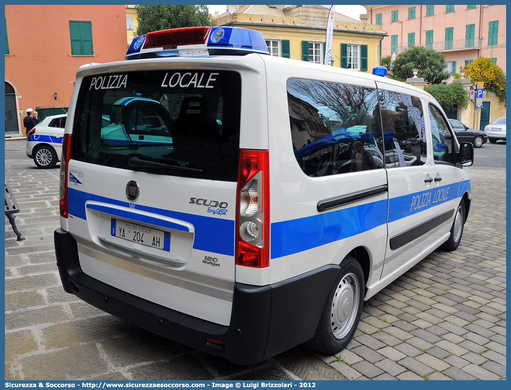 Polizia Locale YA204AH
Polizia Locale
Comune di Genova
Fiat Scudo IV serie
Allestitore Ciabilli S.r.l.
Parole chiave: Polizia;Locale;Municipale;Genova;Fiat;Scudo;YA204AH;Ciabilli