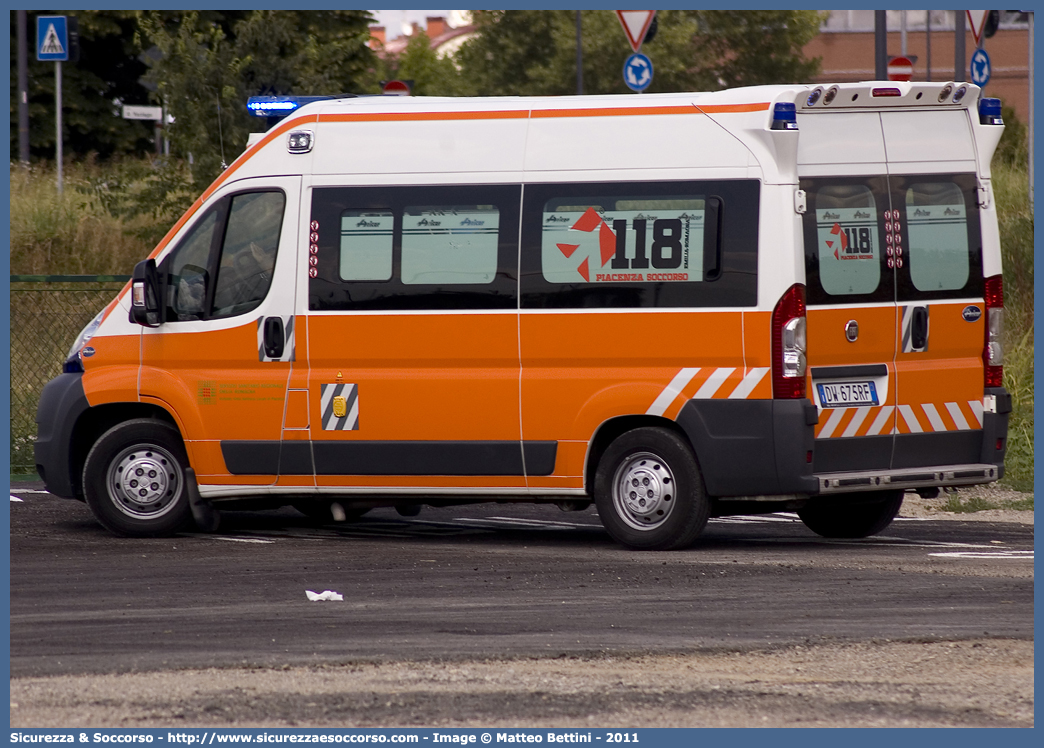 -
118 Piacenza Soccorso
Fiat Ducato III serie
Allestitore Aricar S.p.A.
Parole chiave: 118;Piacenza;Soccorso;Ambulanza;Fiat;Ducato;Aricar