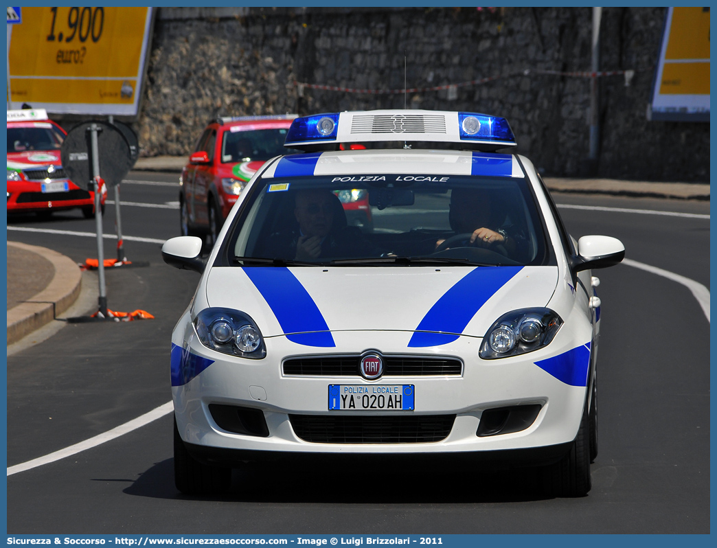 Polizia Locale YA020AH
Polizia Locale
Comune di Genova
Fiat Nuova Bravo
Allestitore Ciabilli S.r.l.
Parole chiave: Polizia;Locale;Municipale;Genova;Fiat;Nuova Bravo;YA020AH;Ciabilli