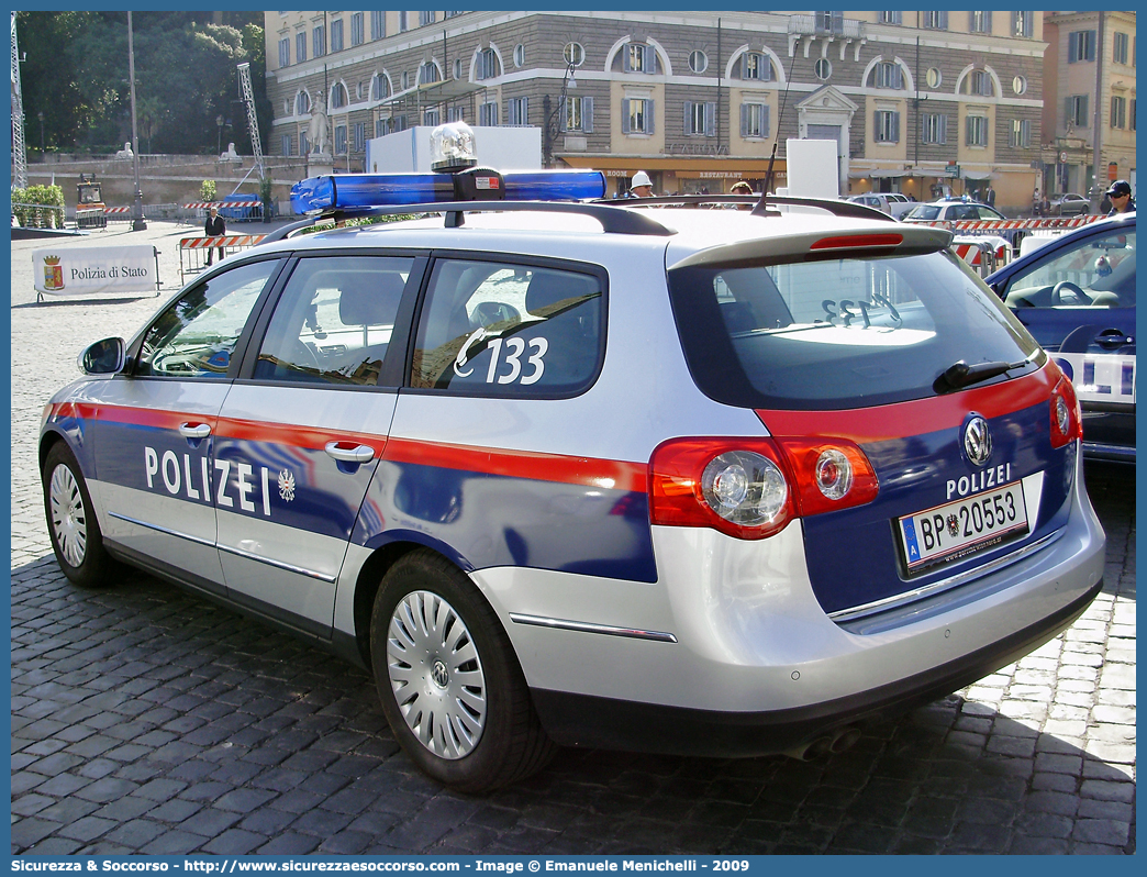 BP 20553
Republik Österreich
Polizei
Volkswagen Passat Variant VI serie
Parole chiave: Republik;Österreich;Polizei;Volkswagen;Passat;Variant