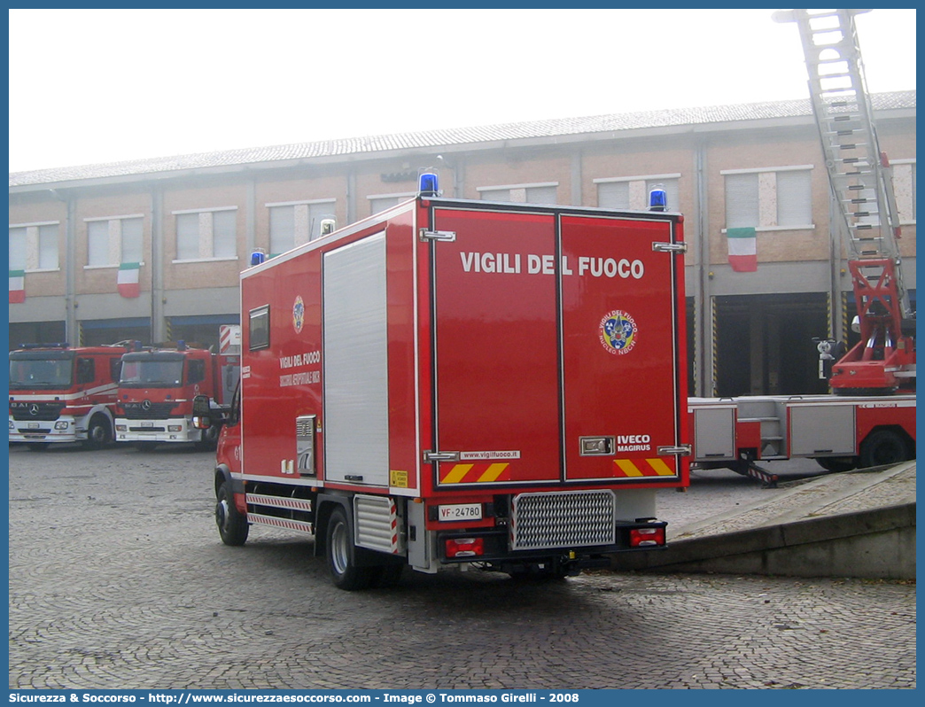 VF 24780
Corpo Nazionale Vigili del Fuoco
Nucleo Aeroportuale
Iveco Daily 65C18 IV serie
Parole chiave: Corpo;Nazionale;Vigili del Fuoco;Vigili;Fuoco;Iveco;Daily;Aeroportuale