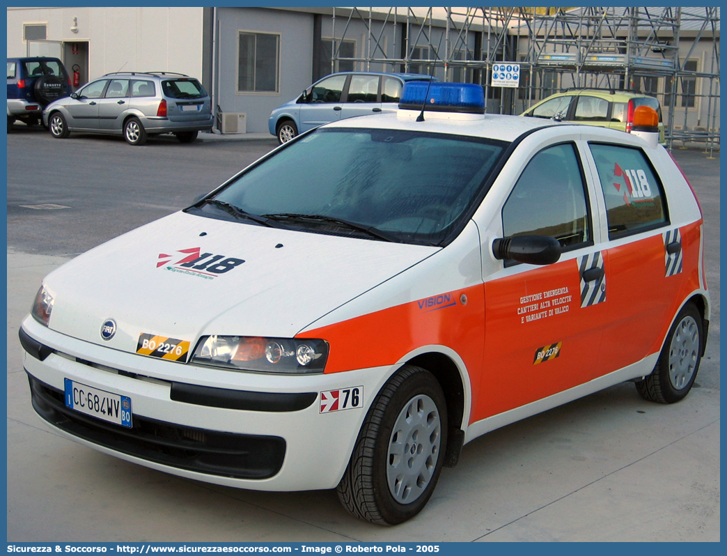 BO 2276
118 Bologna Soccorso
Fiat Punto II serie
Allestitore Vision S.r.l.
Parole chiave: 118;Bologna;Soccorso;Fiat;Punto;Vision;G.E.C.A.V.;GECAV;Gestione;Emergenze;Cantieri;Alta Velocità;Variante di Valico