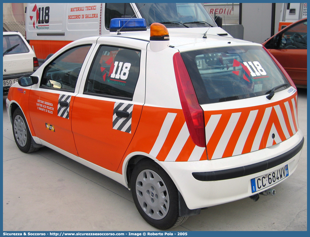 BO 2276
118 Bologna Soccorso
Fiat Punto II serie
Allestitore Vision S.r.l.
Parole chiave: 118;Bologna;Soccorso;Fiat;Punto;Vision;G.E.C.A.V.;GECAV;Gestione;Emergenze;Cantieri;Alta Velocità;Variante di Valico