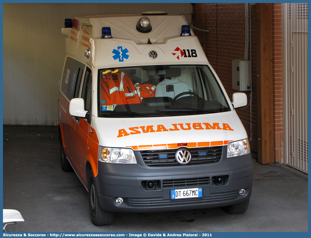 BRAVO 26
118 Romagna Soccorso
Ambito Territoriale di Rimini
Volkswagen Transporter T5
Allestitore EDM S.r.l.
Parole chiave: 118;Romagna;Soccorso;Rimini;Ambulanza;Volkswagen;Transporter;T5;EDM