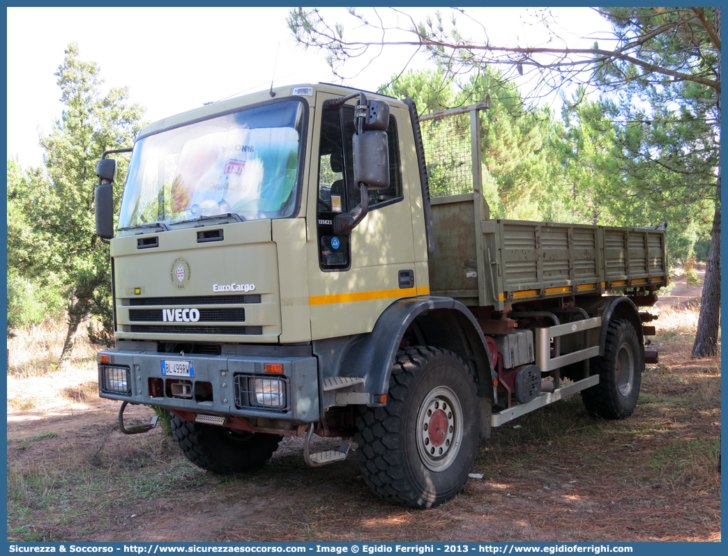 -
Ente Foreste della Sardegna
Iveco EuroCargo 135E23 I serie
Parole chiave: Forestas;F.O.RE.S.T.A.S.;Ente;Foreste;Sardegna;Iveco;EuroCargo;135E23