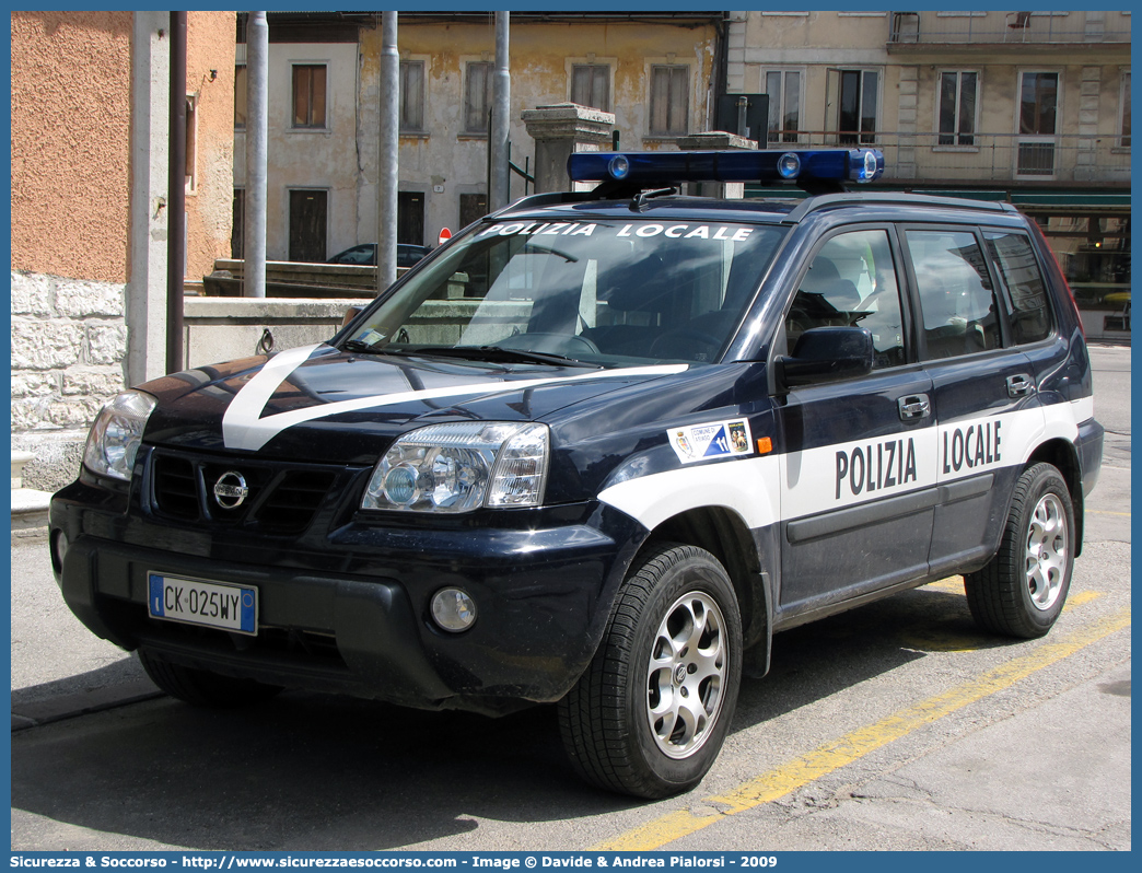 -
Polizia Locale
Comune di Asiago
Nissan X-Trail I serie
(variante)
Parole chiave: PL;P.L.;PM;P.M.;Polizia;Locale;Municipale;Asiago;Nissan;Xtrail;X-Trail;X - Trail