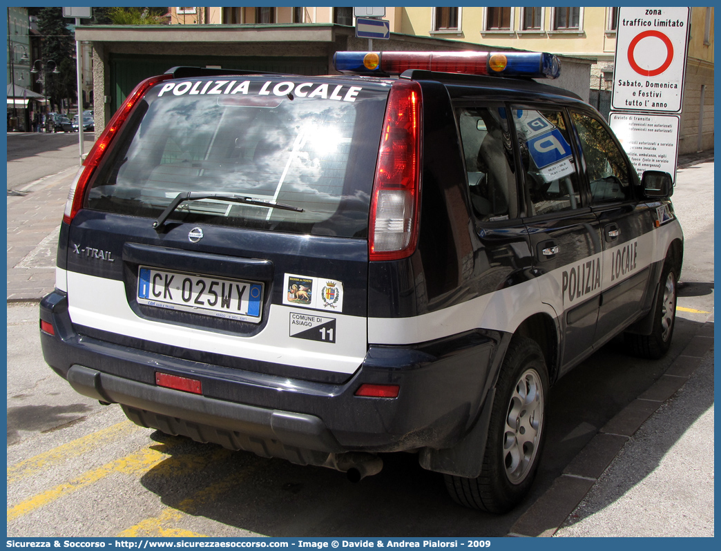 -
Polizia Locale
Comune di Asiago
Nissan X-Trail I serie
(variante)
Parole chiave: PL;P.L.;PM;P.M.;Polizia;Locale;Municipale;Asiago;Nissan;Xtrail;X-Trail;X - Trail