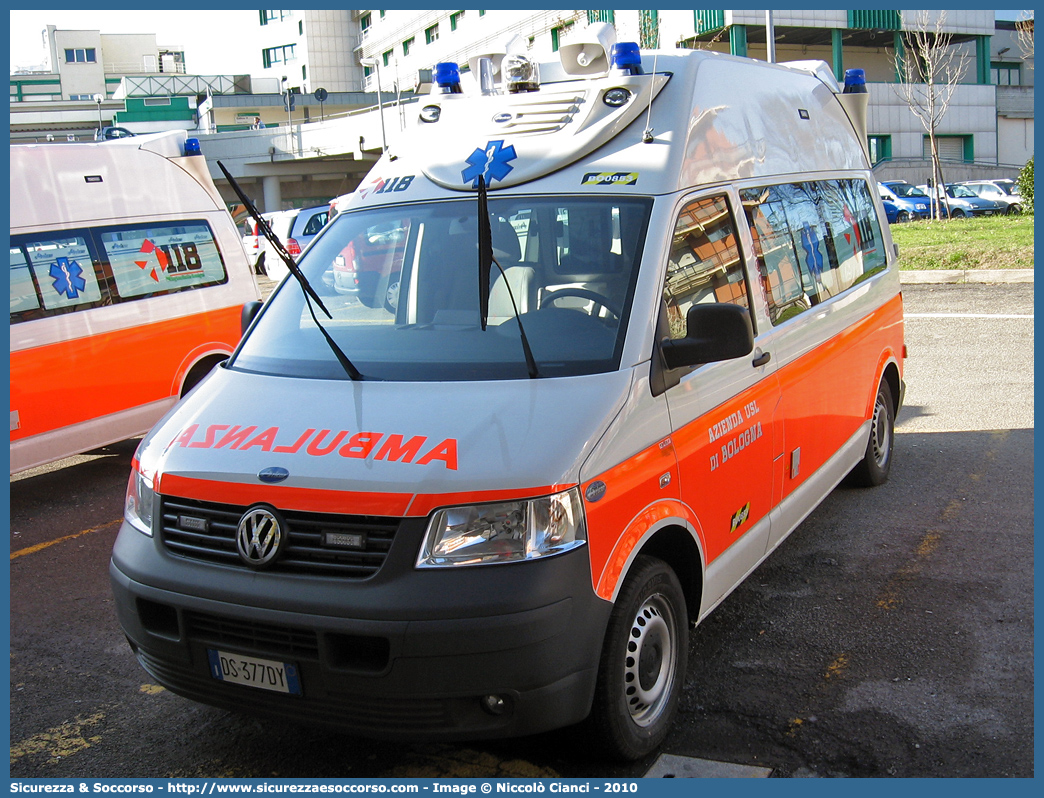 BO 0853
118 Bologna Soccorso
Volkswagen Transporter T5
Allestitore Aricar S.p.A.
Parole chiave: 118;Bologna;Soccorso;Ambulanza;Volkswagen;Transporter;T5;Aricar