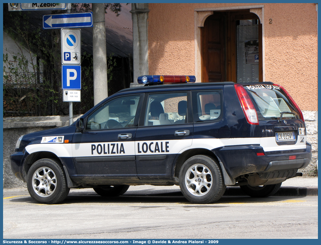 -
Polizia Locale
Comune di Asiago
Nissan X-Trail I serie
(variante)
Parole chiave: PL;P.L.;PM;P.M.;Polizia;Locale;Municipale;Asiago;Nissan;Xtrail;X-Trail;X - Trail