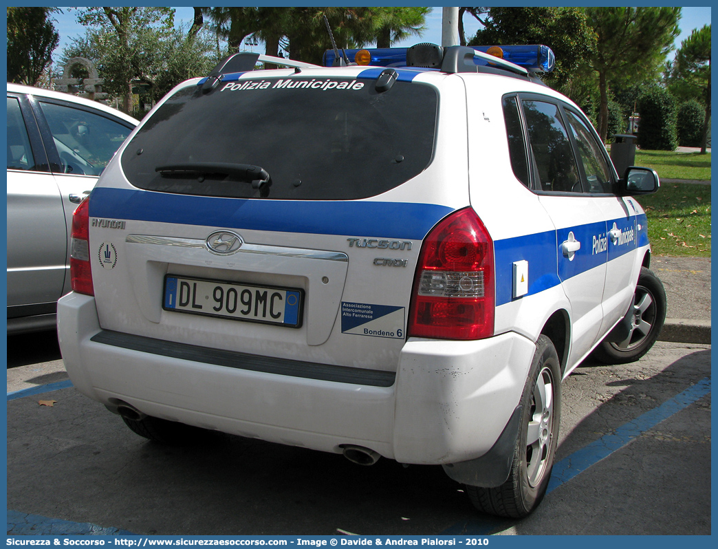 -
Polizia Municipale
Comune di Bondeno
Hyundai Tucson I serie
Allestitore Focaccia Group S.r.l.
Parole chiave: Polizia;Municipale;Locale;Bondeno;Hyundai;Tucson;Focaccia