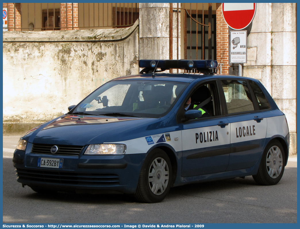 -
Polizia Locale
Consorzio Nord Est Vicentino
Fiat Stilo
Parole chiave: Municipale;NEVI;Thiene;Chiuppano;Dueville;Caltrano;Sandrigo;Sarcedo;Lusiana;Zanè;Zugliano;Schiavon;Fara Vicentino;Calvene;Lugo di Vicenza;Bolzano Vicentino;Bressanvido;Villaverla;Carrè;Montecchio Precalcino;Monticello Conte Otto;Fiat;Stilo