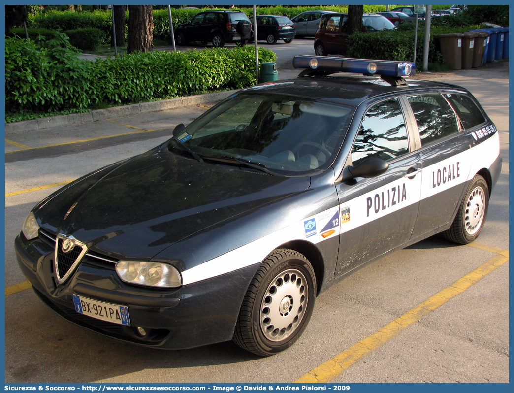 -
Polizia Locale
Consorzio Nord Est Vicentino
Alfa Romeo 156 Sportwagon I serie
Parole chiave: Municipale;NEVI;Thiene;Chiuppano;Dueville;Caltrano;Sandrigo;Sarcedo;Lusiana;Zanè;Zugliano;Schiavon;Fara Vicentino;Calvene;Lugo di Vicenza;Bolzano Vicentino;Bressanvido;Villaverla;Carrè;Montecchio Precalcino;Monticello Conte Otto;Alfa Romeo;156;Sportwago