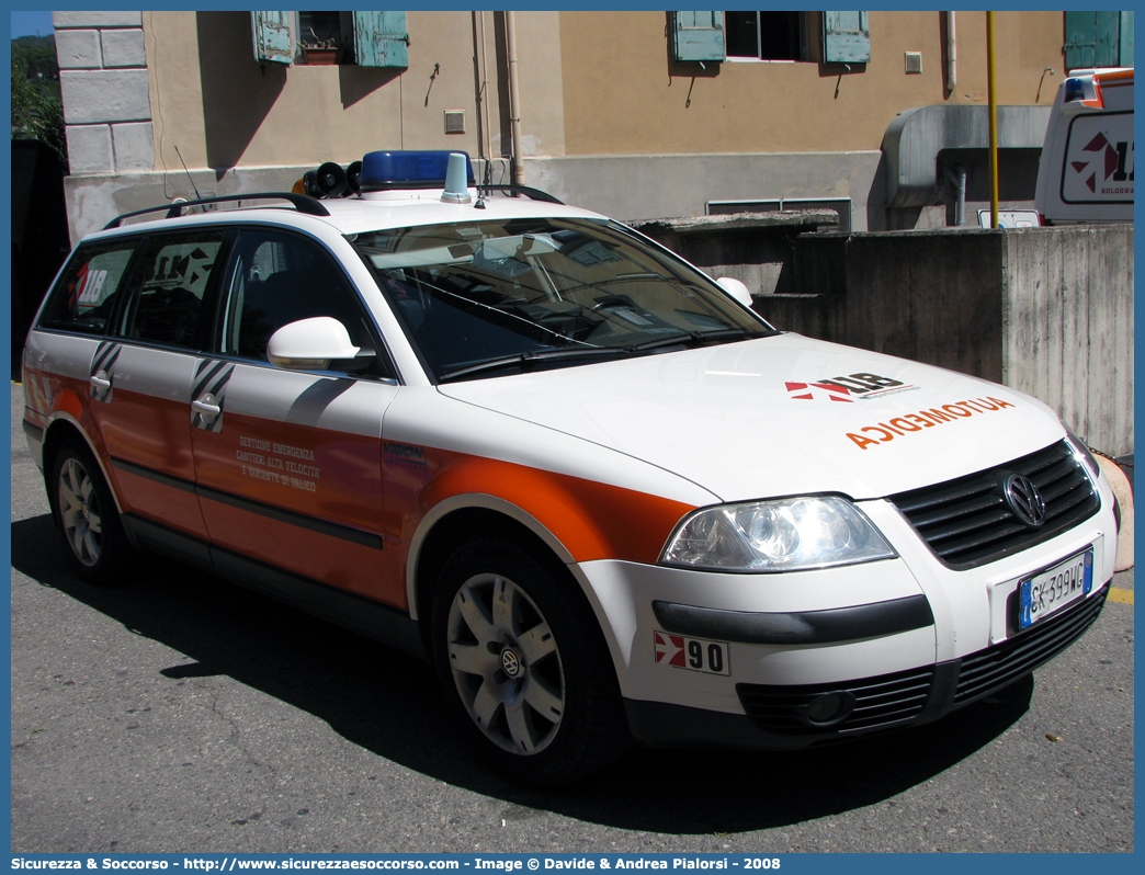 BO 2290
118 Bologna Soccorso
Volkswagen Passat Variant III serie
Allestitore Vision S.r.l.
Parole chiave: 118;Bologna;Soccorso;Automedica;Volkswagen;Passat;Variant;Vision