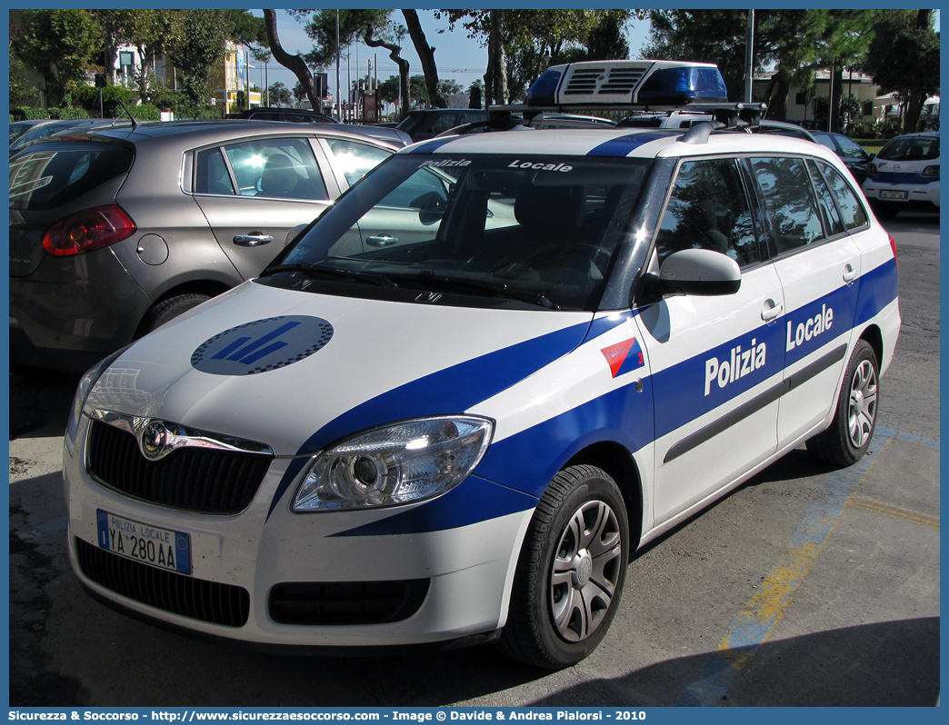 Polizia Locale YA280AA
Polizia Locale
Comune di Comacchio
Skoda Fabia Wagon II serie
Parole chiave: Polizia;Municipale;Locale;Comacchio;Skoda;Fabia;Wagon;YA280AA;YA 280 AA