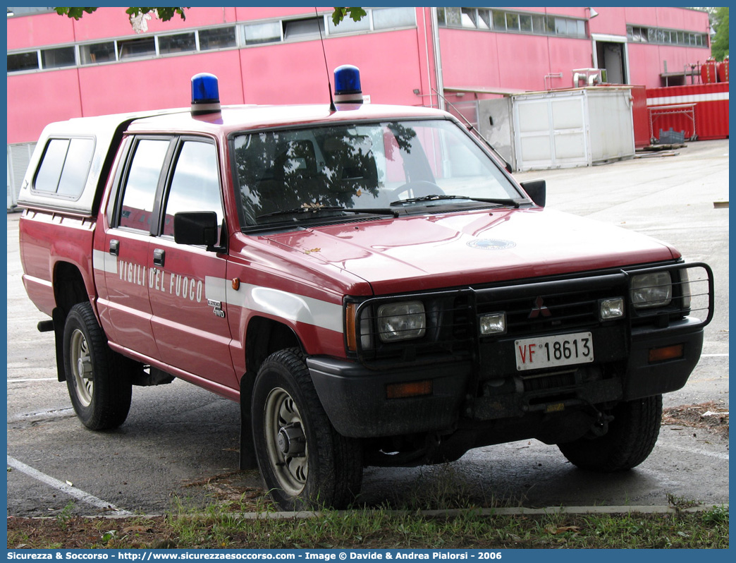 VF 18613
Corpo Nazionale Vigili del Fuoco
Nucleo Soccorso Subacqueo e Acquatico
Mitsubishi L200 II serie
Parole chiave: Corpo;Nazionale;Vigili del Fuoco;Vigili;Fuoco;Mitsubishi;L200;L 200;NSSA;N.S.S.A.;Soccorso;Subacqueo;Acquatico;Sommozzatori;Subacquei