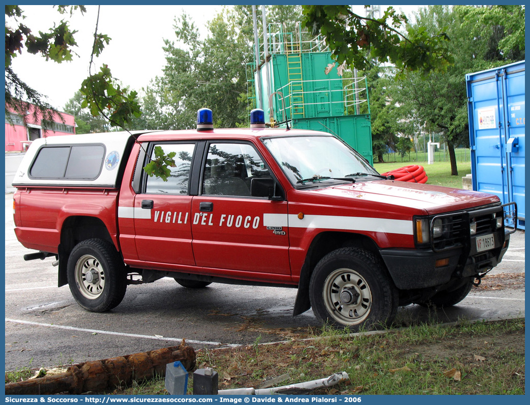 VF 18613
Corpo Nazionale Vigili del Fuoco
Nucleo Soccorso Subacqueo e Acquatico
Mitsubishi L200 II serie
Parole chiave: Corpo;Nazionale;Vigili del Fuoco;Vigili;Fuoco;Mitsubishi;L200;L 200;NSSA;N.S.S.A.;Soccorso;Subacqueo;Acquatico;Sommozzatori;Subacquei