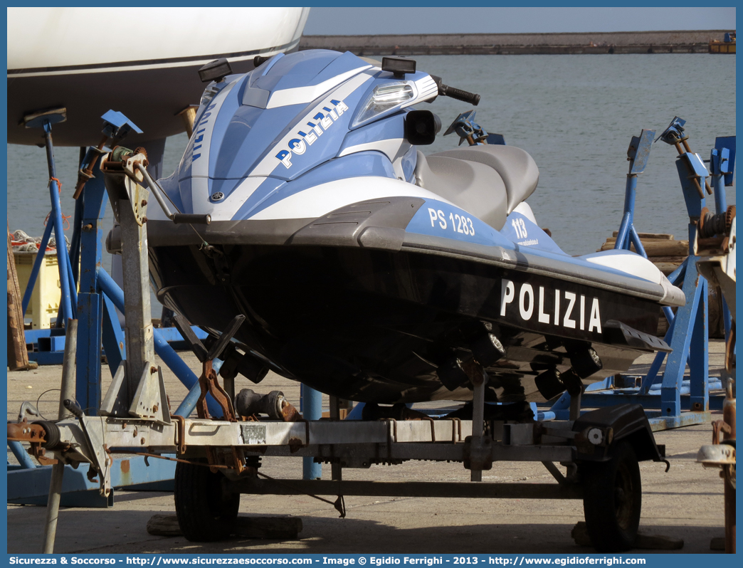 PS 1283
Polizia di Stato
Polizia del Mare
Yamaha SeaDoo
Parole chiave: PS;P.S.;Polizia;di;Stato;Pubblica;Sicurezza;del Mare;Seadoo;Yamaha