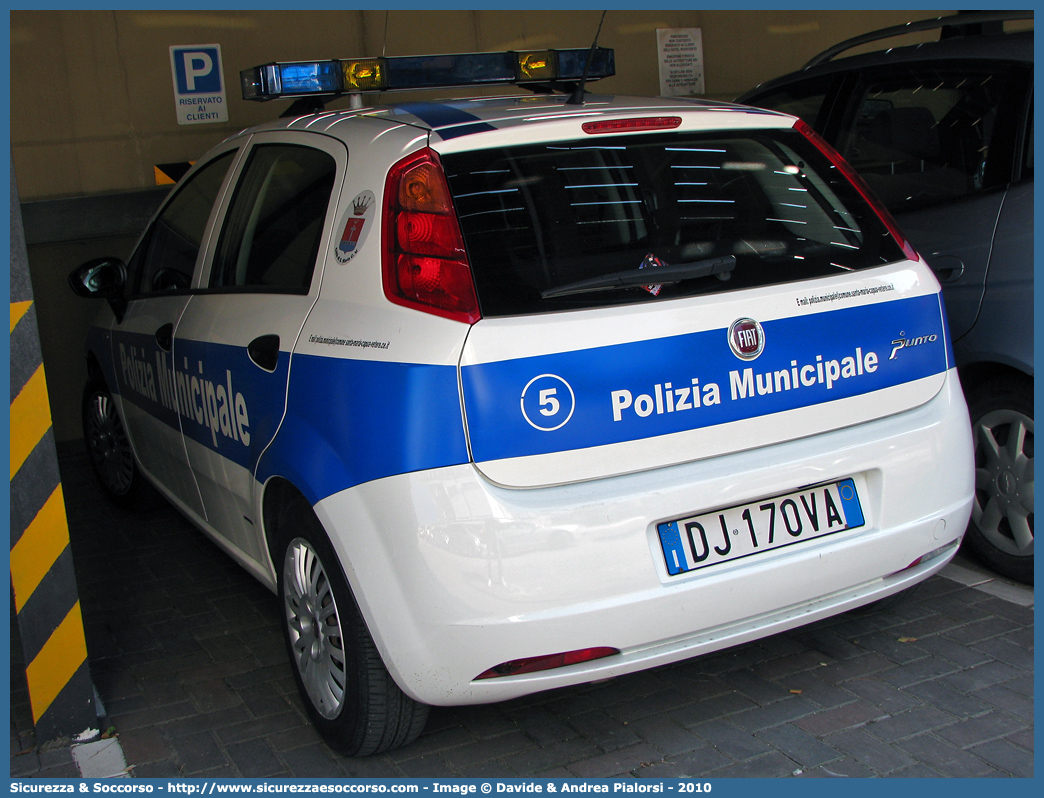 -
Polizia Municipale
Comune di Santa Maria Capua Vetere
Fiat Grande Punto
Parole chiave: Polizia;Locale;Municipale;Santa Maria Capua Vetere;Fiat;Grande Punto