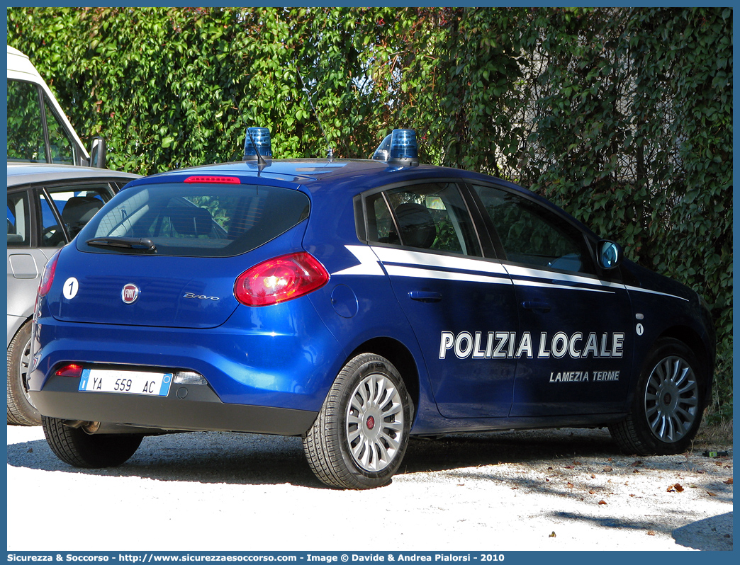 Polizia Locale YA559AC
Polizia Locale
Comune di Lamezia Terme
Fiat Nuova Bravo
Parole chiave: Polizia;Municipale;Locale;Roccaraso;Fiat;Nuova Bravo;YA559AC