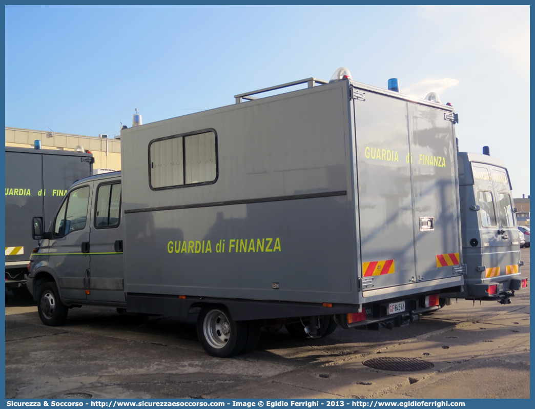 GdiF 645AY
Guardia di Finanza
Iveco Daily 50C13 III serie
Allestitore Elevox S.r.l.
Parole chiave: GdiF;G.D.F.;GDF;Guardia;di;Finanza;Iveco;Daily;50C13;Elevox