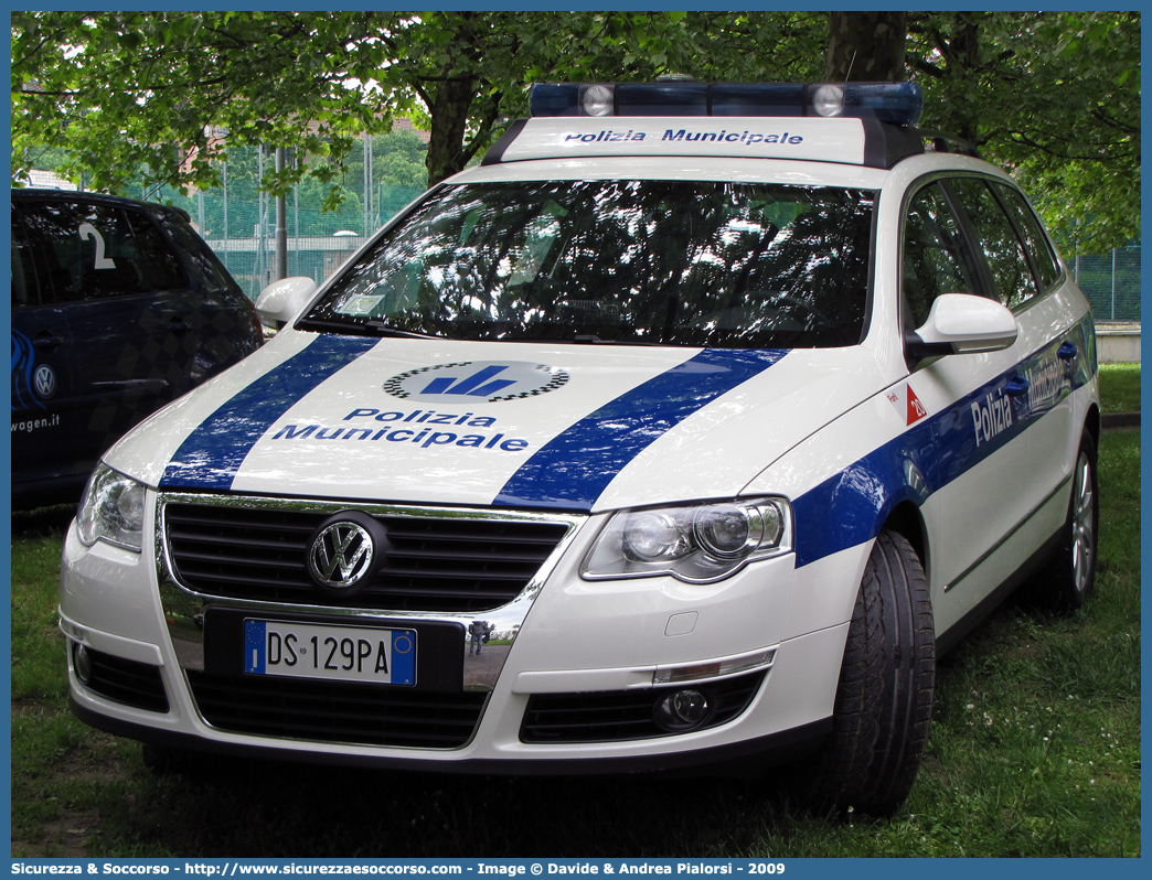 -
Polizia Municipale
Comune di Forlì
Volkswagen Passat Variant IV serie
Allestitore Focaccia Group S.r.l.
Parole chiave: Polizia;Locale;Municipale;Forlì;Volkswagen;Passat;Variant;Focaccia