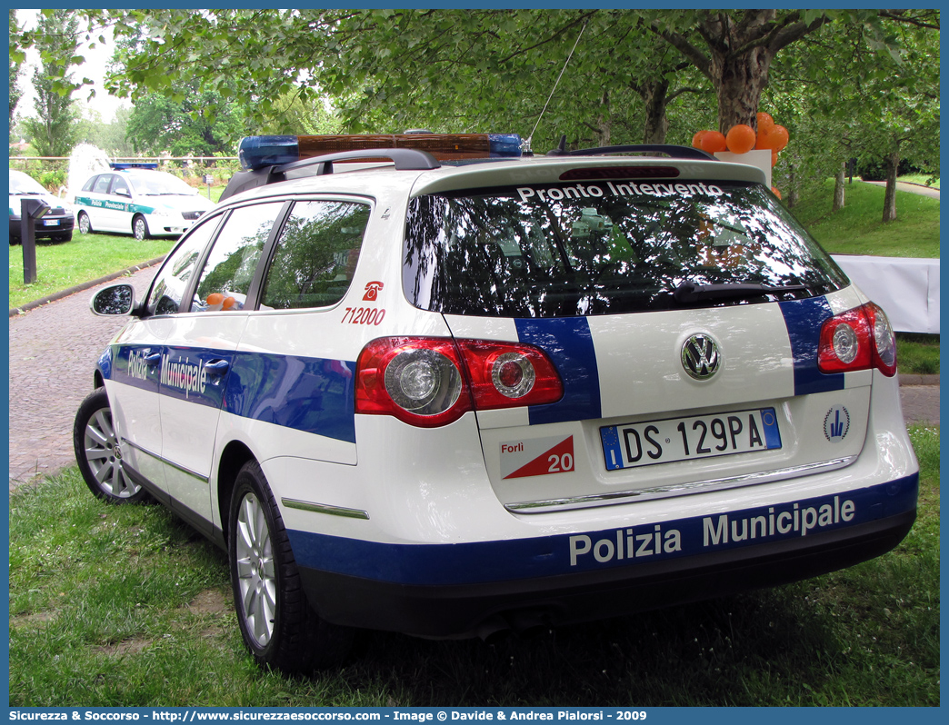 -
Polizia Municipale
Comune di Forlì
Volkswagen Passat Variant IV serie
Allestitore Focaccia Group S.r.l.
Parole chiave: Polizia;Locale;Municipale;Forlì;Volkswagen;Passat;Variant;Focaccia