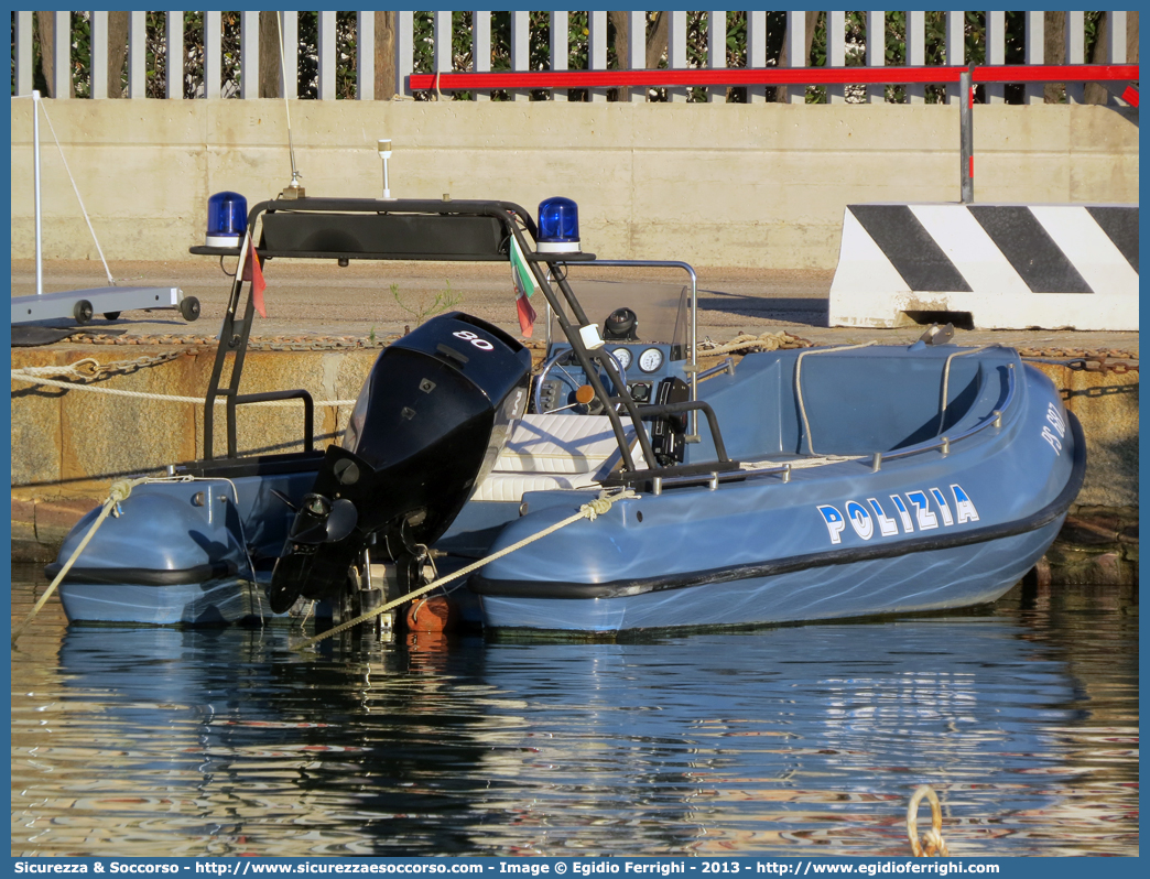 PS 687
Polizia di Stato
Polizia del Mare
Parole chiave: PS;P.S.;Pubblica;Sicurezza;Polizia;di;Stato;del;mare