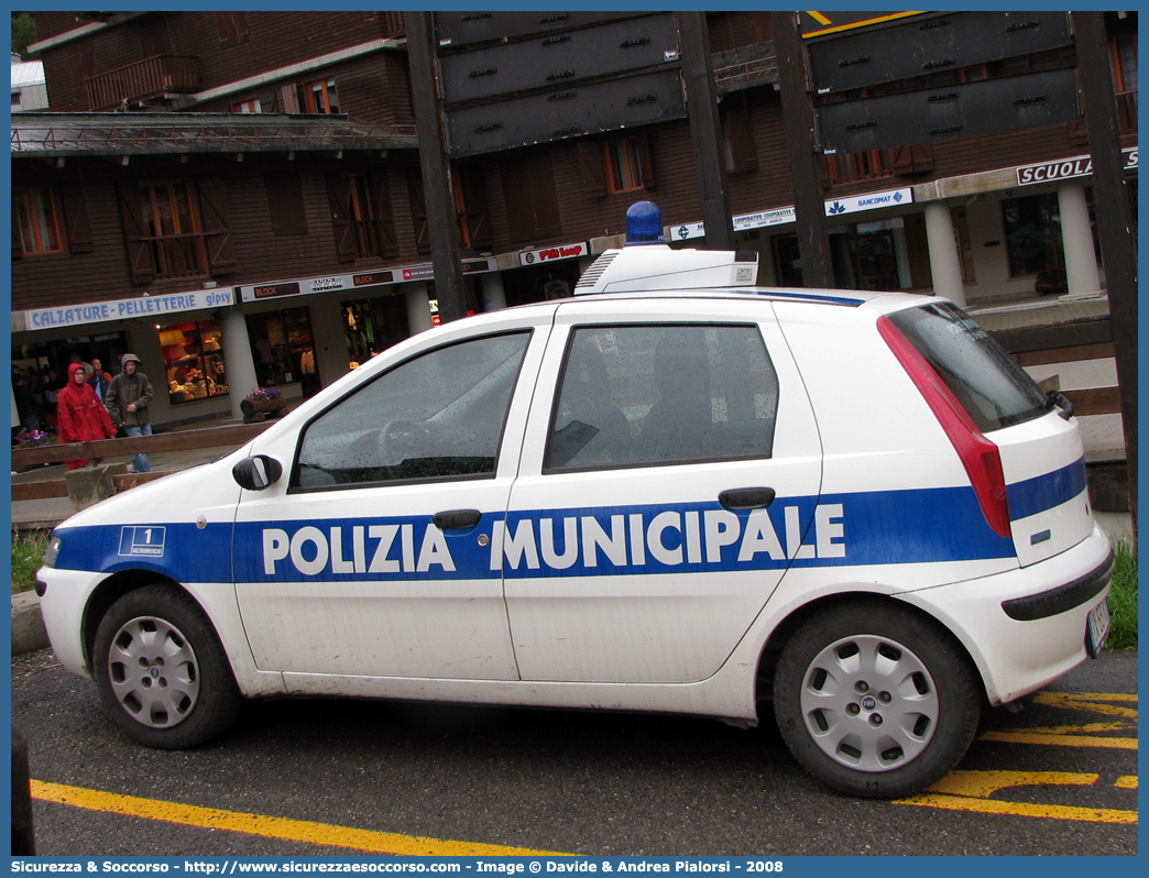 -
Polizia Municipale
Comune di Valtournenche
Fiat Punto II serie
Parole chiave: Polizia;Locale;Municipale;Valtournenche;Fiat;Punto