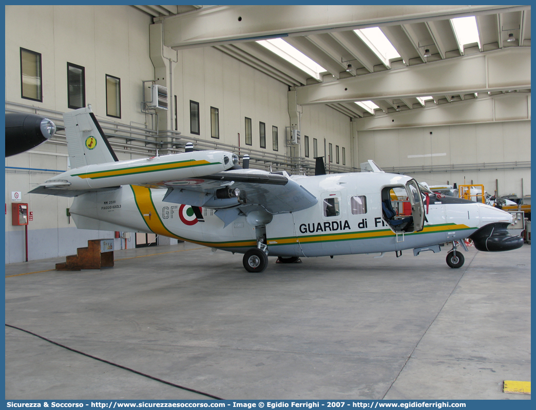 MM25181 / GF 11
Guardia di Finanza
R.O.A.N. Componente Aerea
Piaggio P166 DL3
Parole chiave: GdiF;G.D.F.;GDF;Guardia di Finanza;R.O.A.N.;ROAN;Componente Aerea;Piaggio;P166;DL3