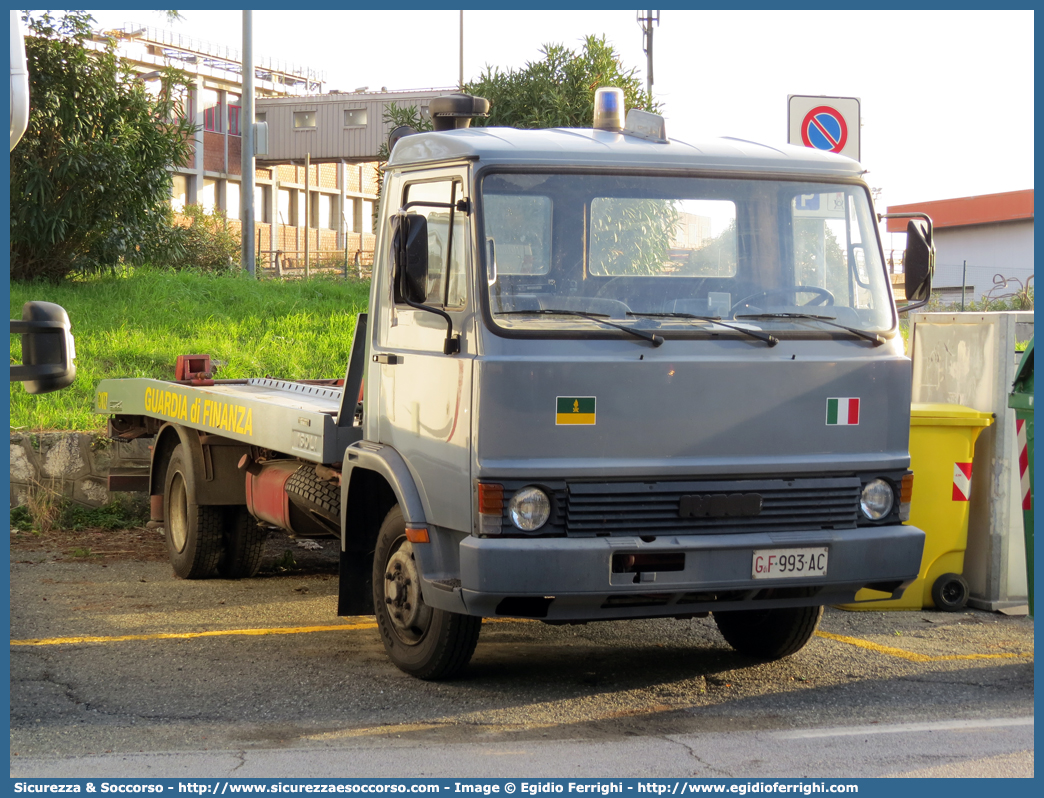 GdiF 993AC
Guardia di Finanza
Iveco 60-10 Zeta
Allestitore Isoli
(I variante)
Parole chiave: GdiF;G.D.F.;GDF;Guardia di Finanza;Iveco;60-10;Zeta;Isoli;993AC