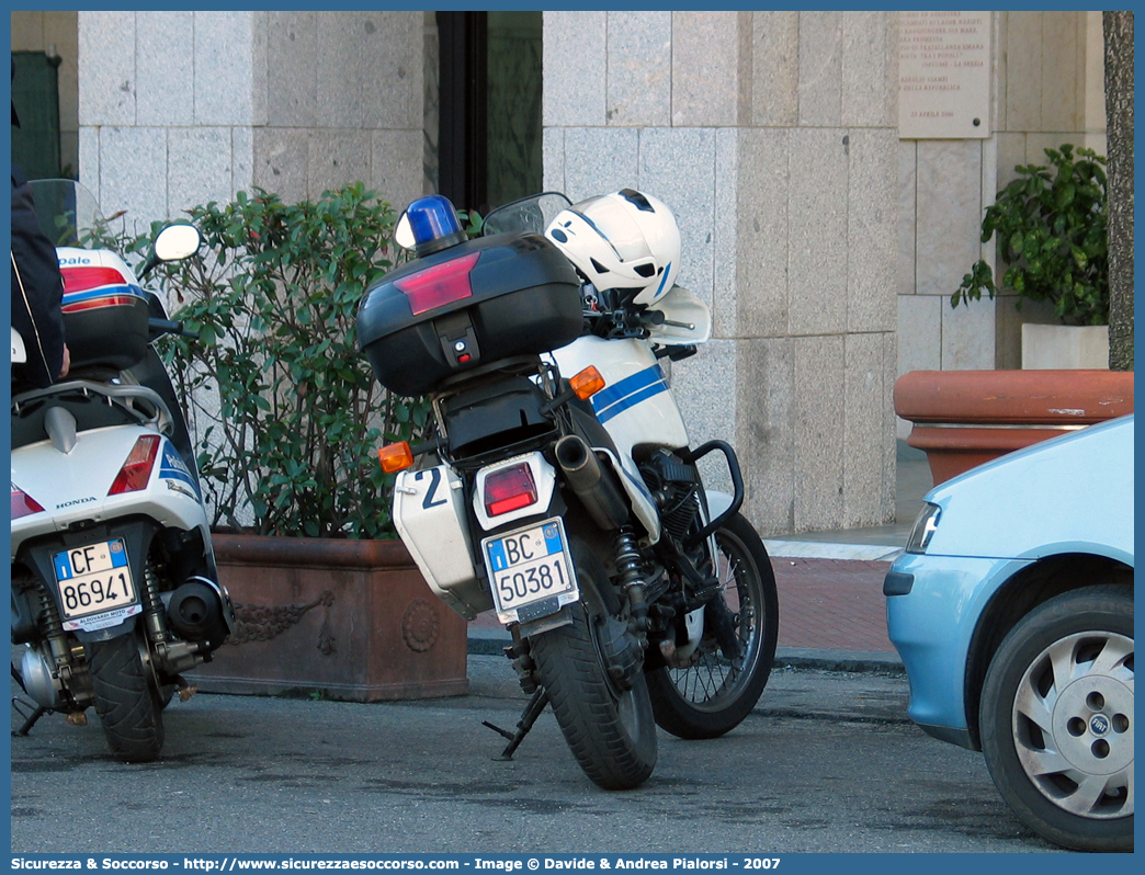 -
Polizia Municipale
Comune di La Spezia
Moto Guzzi NTX750
Parole chiave: Polizia;Locale;Municipale;La Spezia;Moto Guzzi;NTX750