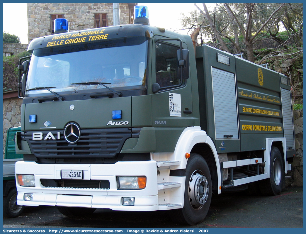 CFS 425AD
Corpo Forestale dello Stato
Nucleo Antincendio Boschivo
Parco Nazionale delle Cinque Terre
Mercedes Benz Atego 1828 I serie restyling
Parole chiave: Corpo;Forestale;Stato;Corpo Forestale dello Stato;CFS;C.F.S.;Antincendio;Boschivo;AIB;A.I.B.;Mercedes Benz;Atego