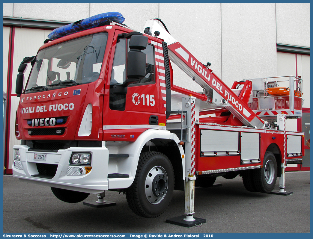 VF 25731
Corpo Nazionale Vigili del Fuoco
Iveco 120E22 EuroCargo III serie
Allestitore Multitel Pagliero S.p.A.
Parole chiave: VVF;V.V.F.;Corpo;Nazionale;Vigili;del;Fuoco;AutoScala;AS;Snorkel;Iveco;120E22;EuroCargo;Multitel;Pagliero;Magirus