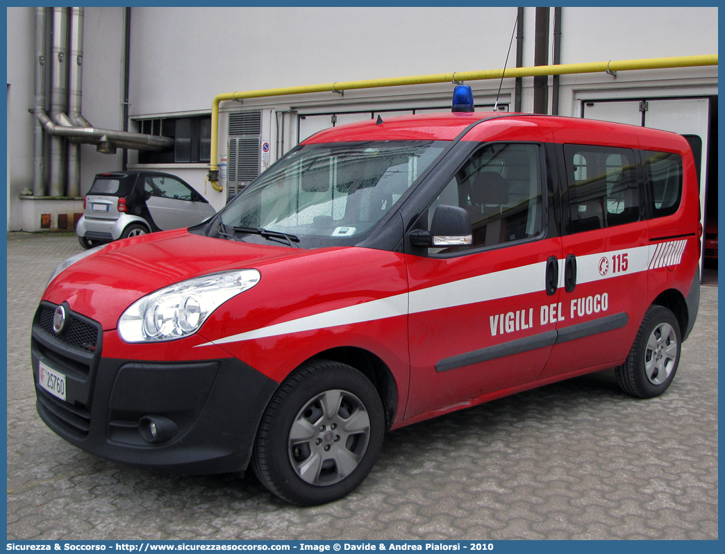 VF 25760
Corpo Nazionale Vigili del Fuoco
Fiat Doblò II serie
Parole chiave: Corpo;Nazionale;Vigili del Fuoco;Vigili;Fuoco;Fiat;Doblò;Doblo