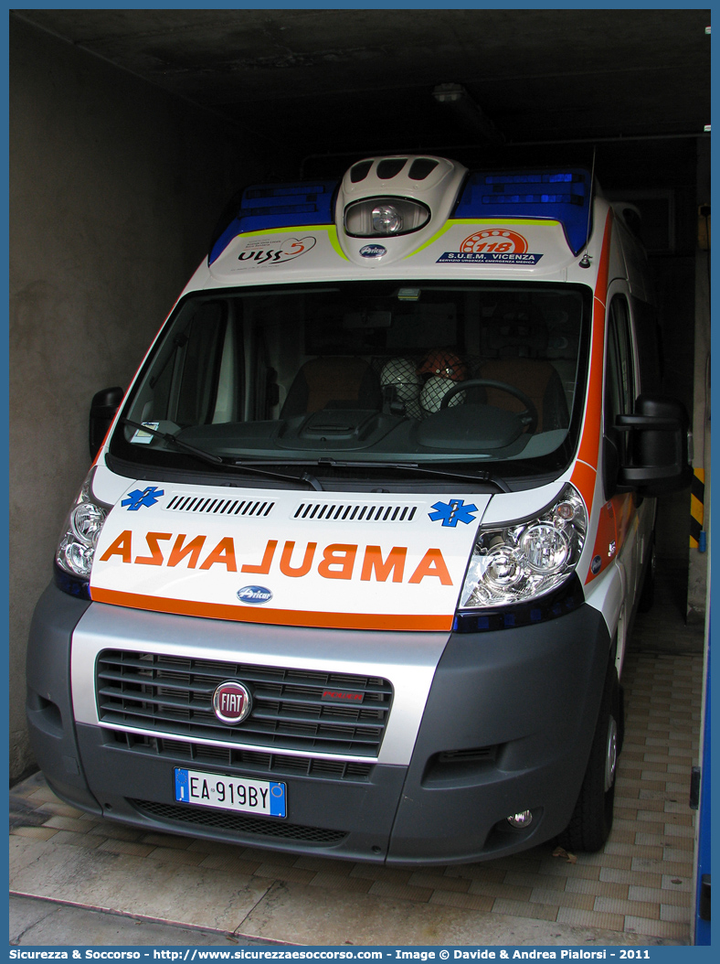 -
SUEM 118 Vicenza
Azienda ULSS 8 - Berica
Fiat Ducato III serie
Allestitore Aricar S.p.A.
Parole chiave: 118;SUEM;S.U.E.M.;Ovest;Vicentino;Vicenza;Ambulanza;Fiat;Ducato;Aricar