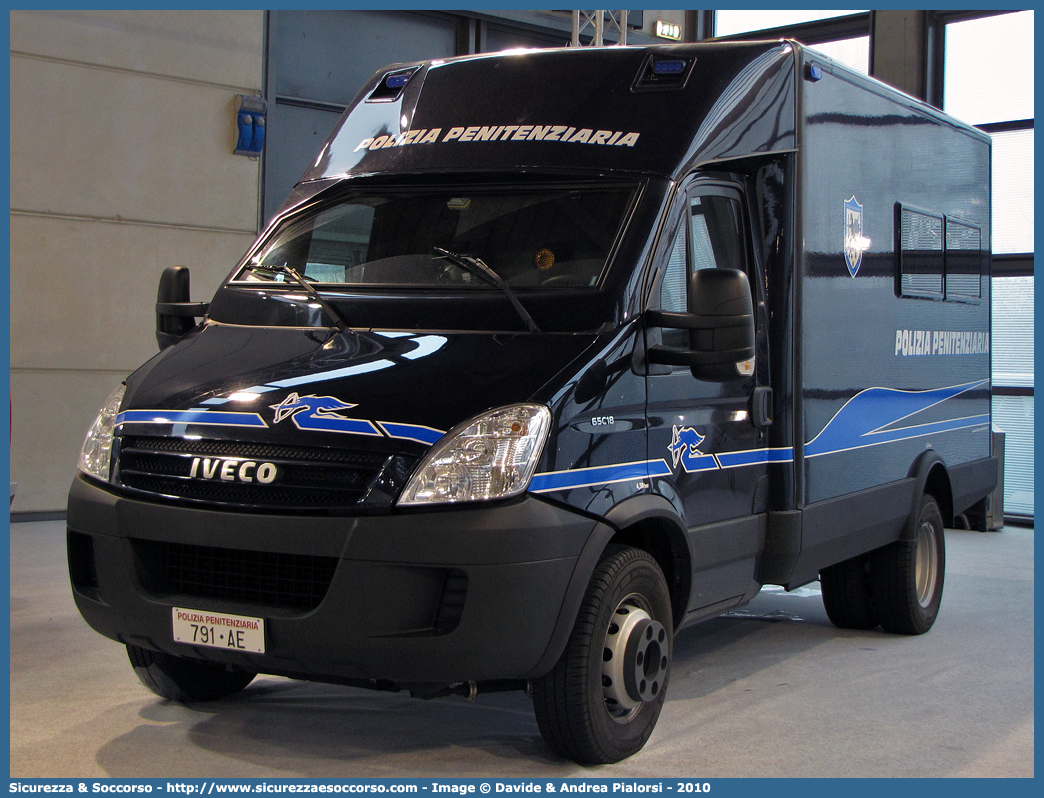 Polizia Penitenziaria 791AE
Polizia Penitenziaria
Iveco Daily 60C18 IV serie
Parole chiave: PolPen;Pol.Pen.;AdiC;A.diC.;Agenti di Custodia;Polizia Penitenziaria;Iveco;Daily;60C18 IV serie;791AE