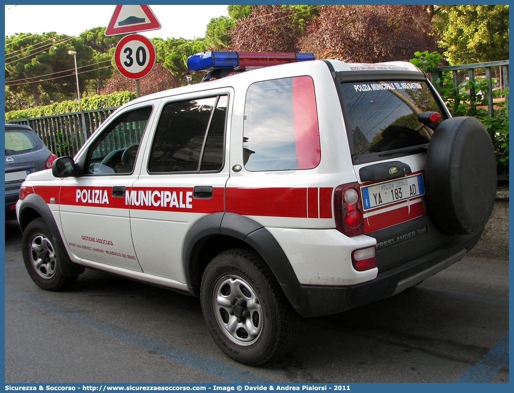 Polizia Locale YA183AD
Polizia Municipale
Gestione Associata
Borgo San Lorenzo, Marradi e 
Palazzuolo sul Senio
Land Rover Freelander
I serie restyling
Allestitore Bertazzoni S.r.l.
Parole chiave: Polizia;Locale;Municipale;Borgo San Lorenzo;Marradi;Palazzuolo sul Senio;Land Rover;Freelander;YA183AD;YA 183 AD;Bertazzoni