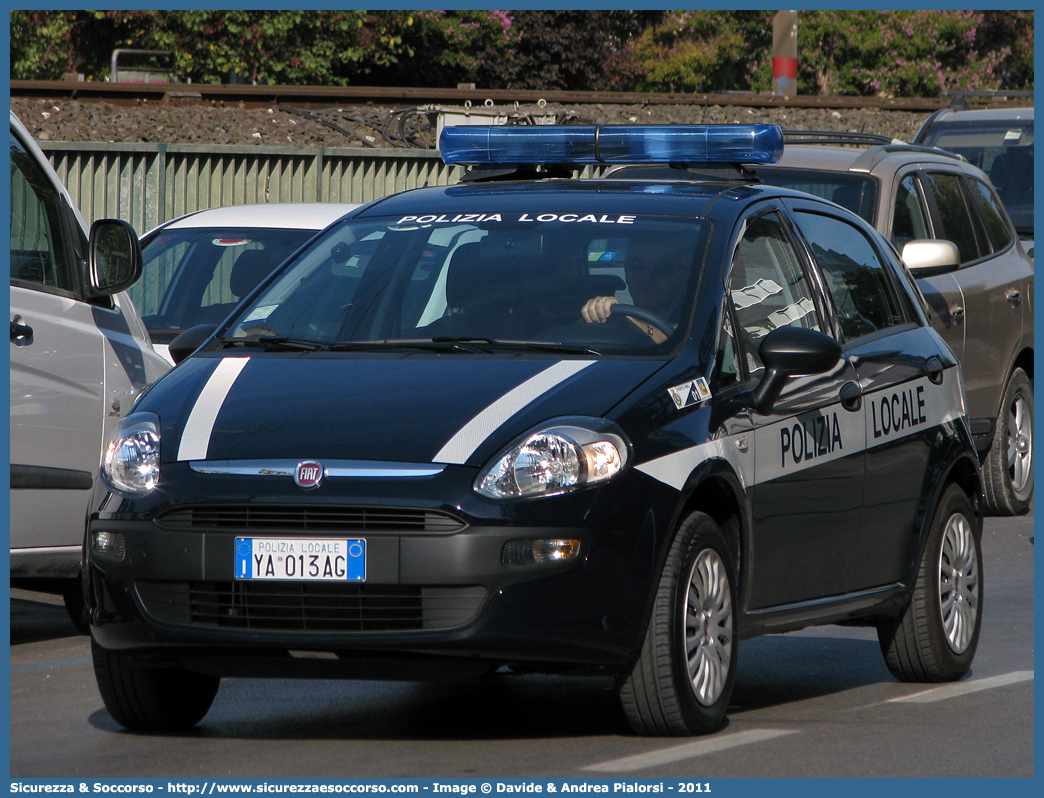 Polizia Locale YA013AG
Polizia Locale
Comune di Porto Viro
Fiat Punto Evo
Allestitore Focaccia Group S.r.l.
Parole chiave: Polizia;Locale;Municipale;Porto Viro;Fiat;Punto Evo;YA013AG;YA 013 AG;Focaccia