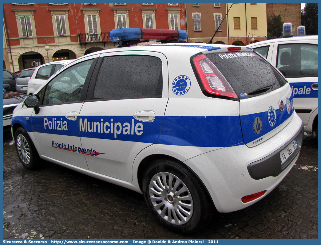 Polizia Locale YA065AD
Polizia Municipale
Corpo Unico Bagnacavallo,
Cotignola e Fusignano
Fiat Punto Evo
Allestitore Bertazzoni S.r.l.
Parole chiave: Polizia;Locale;Municipale;Bagnacavallo;Cotignola;Fusignano;Fiat;Punto Evo;YA065AD;YA 065 AD;Bertazzoni