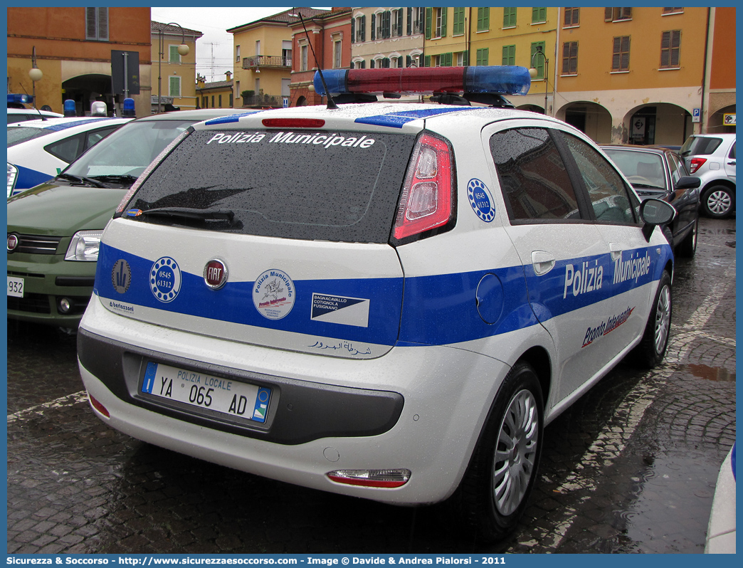 Polizia Locale YA065AD
Polizia Municipale
Corpo Unico Bagnacavallo,
Cotignola e Fusignano
Fiat Punto Evo
Allestitore Bertazzoni S.r.l.
Parole chiave: Polizia;Locale;Municipale;Bagnacavallo;Cotignola;Fusignano;Fiat;Punto Evo;YA065AD;YA 065 AD;Bertazzoni